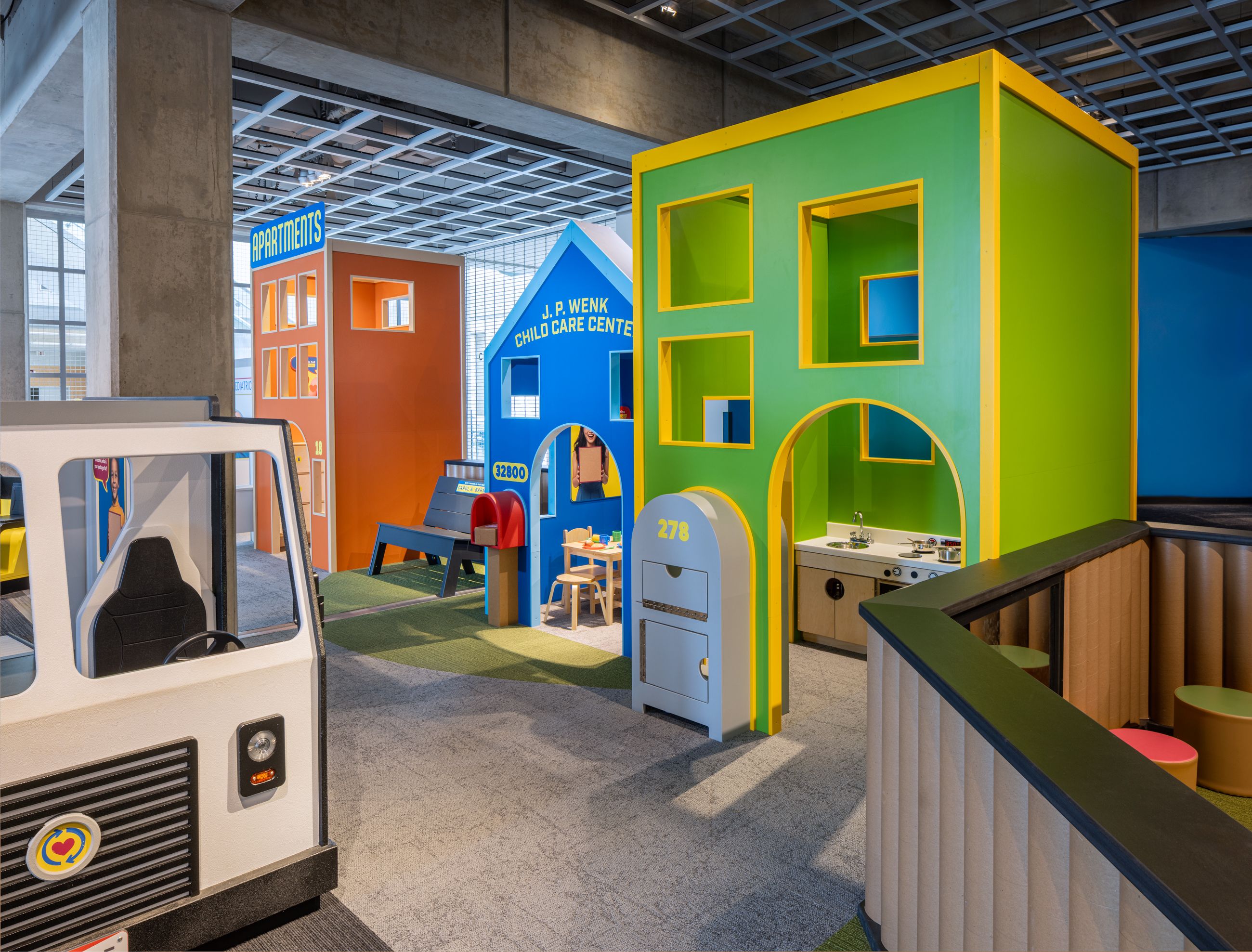 a blurry photo of a clock on a wall